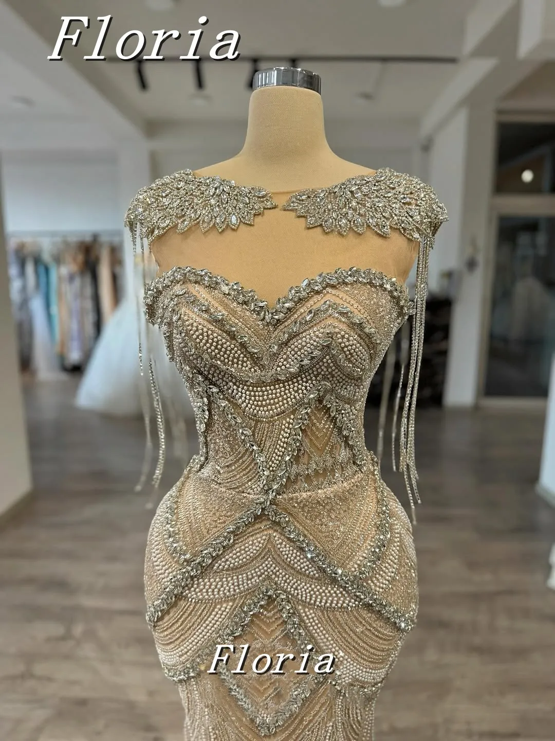 

2025 New Women's Champagne Mermaid Evening Prom Dresses With Tassels Cap Sleeves Crystals Gala Dresses Customized