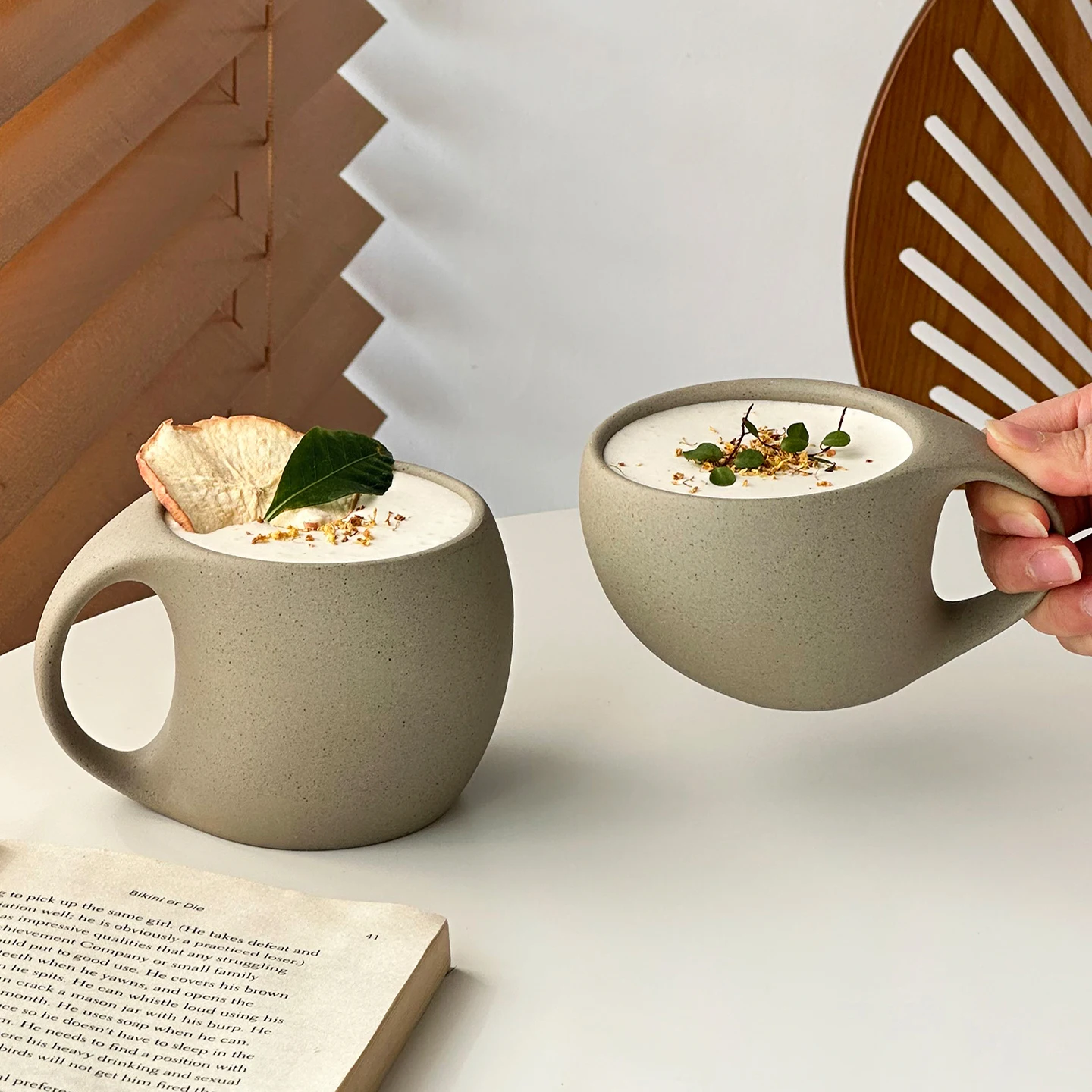 Japanese Style Rough Pottery Coffee Cup Creative Retro Ceramic Mug with Handle Household Solid Color Versatile Latte Art Mugs