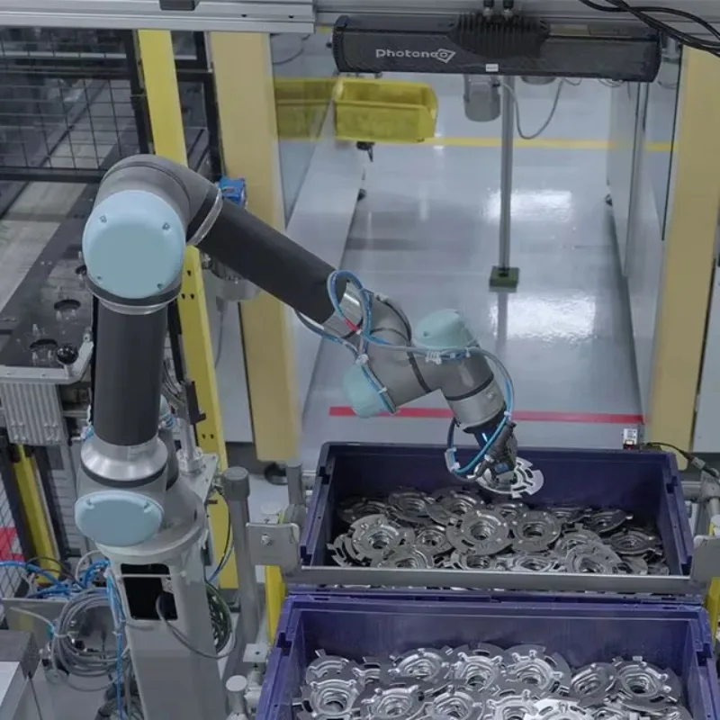 Industrial 10 Kg Payload 1300 MM 6 Axis Cobot Robot Arm UR10 CB3