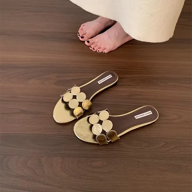 2026 Niche Design Flat One-strap Flip-flops for Women, Outdoor Summer Vacation Style, Gold Sandals for Women