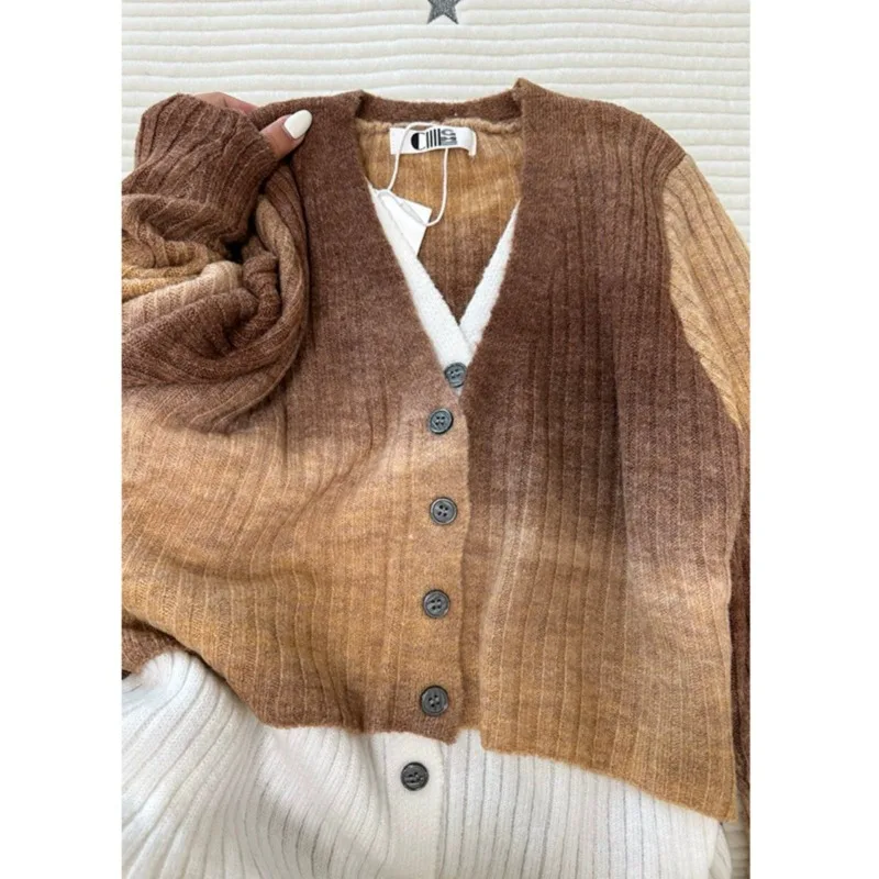 Korean Fashionable Chic V-neck Gradient Fake Two-piece Sweater Women Autumn Winter Long-sleeved Inner Sweater