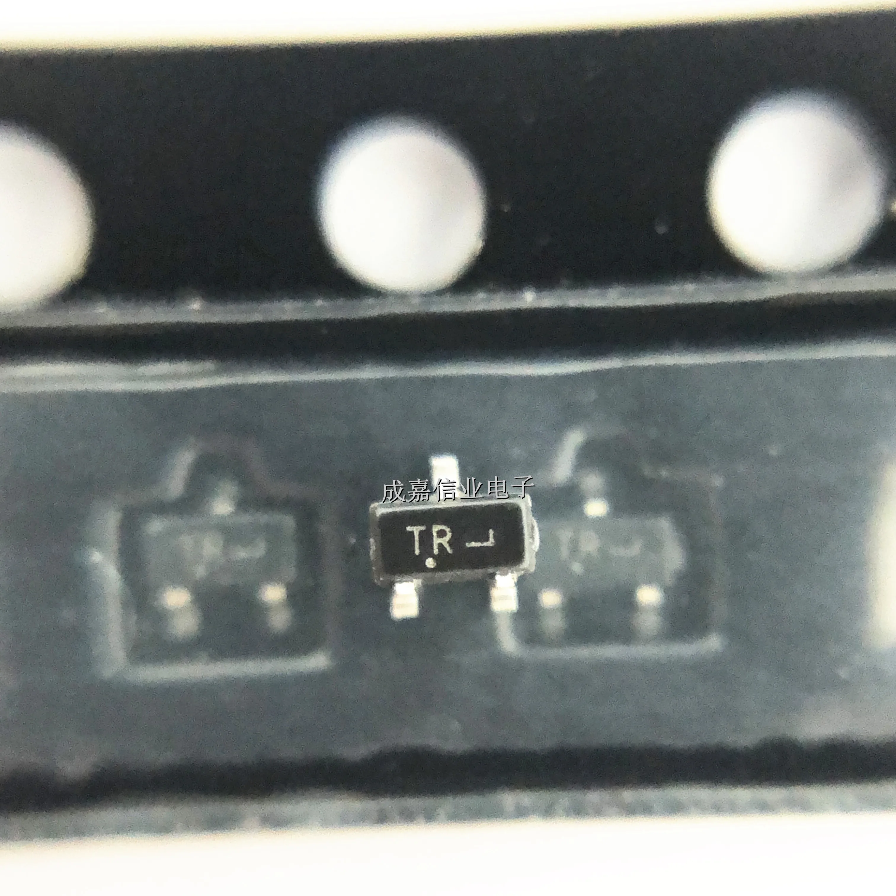 

10 шт./лот NTA4153NT1G SC-75-3 МАРКИРОВКА; TR N-канальные МОП-транзисторы 20 В 915 мА 230 мОм Рабочая температура:- 55 C-+ 150 C