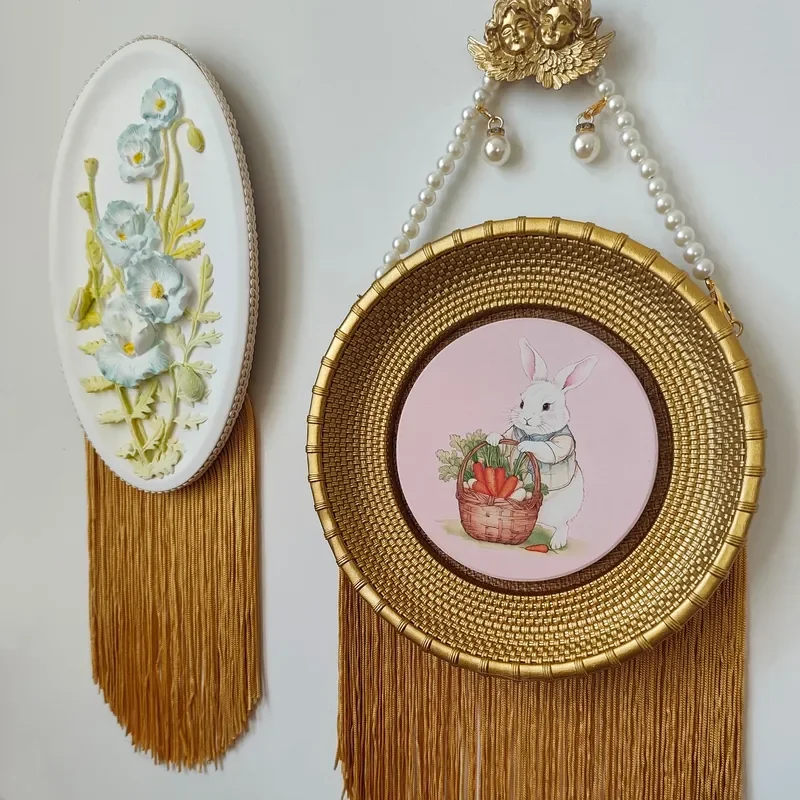 Original Alice Style Hook Hanging Picture Frame Niche Retro Decorative Painting for European Bedroom Living Room Wall Art