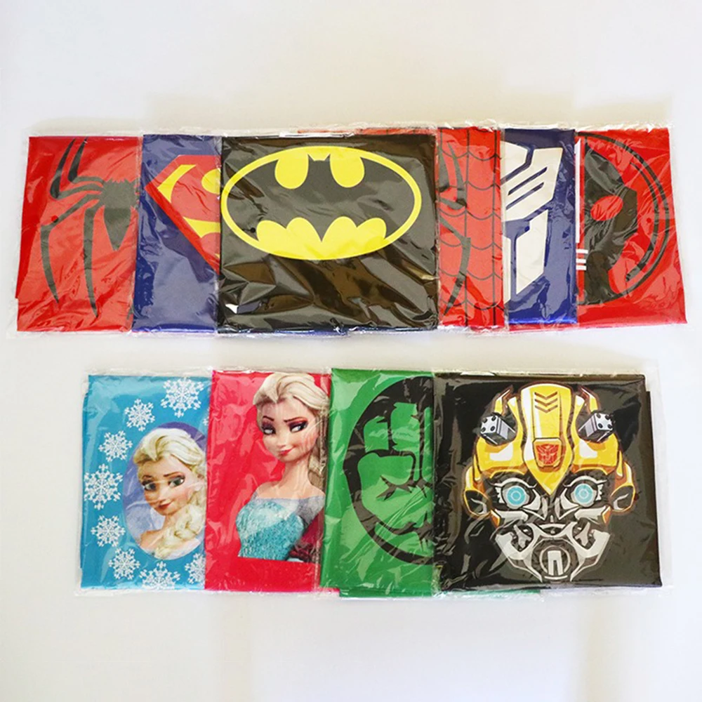 MINISO Halloween Supereroe Mantello Cartoon Anime Costumi Cosplay Gig Cape Maschera Abbigliamento Ragazzo Regalo di compleanno Ragazza Novità Accessori