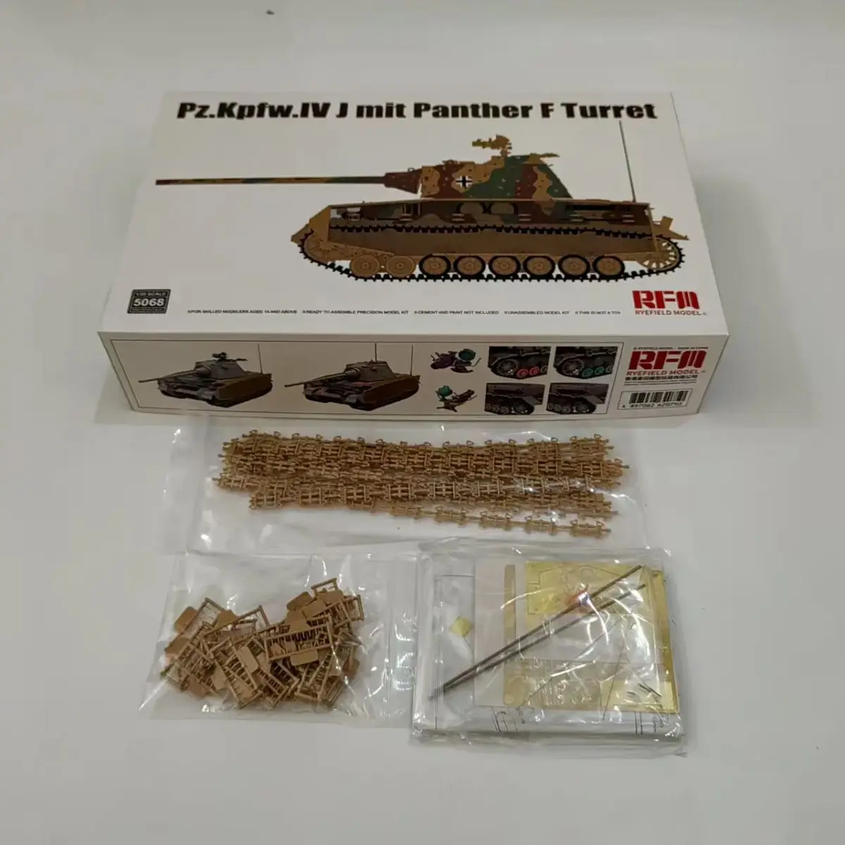 

RYEFIELD 5068B 1/35 Pz.Kpfw.IV J с турелью Panther F и комплект обновления 2011 года (2 в 1) Коллекционная детская игрушка на заказ, подарок на день рождения