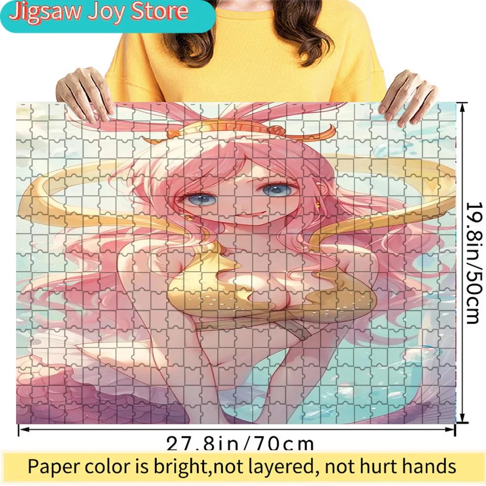 

Пазл из художественной бумаги One Piece: Ширахоси с длинными розовыми волосами, золотым головным убором, желтым топом, хвостом русалки и фоном из водных пузырей, Мер