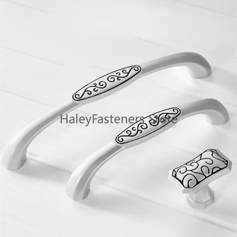 Classic Gold Silver Handle Nordic Modern Luxurious Handles Cabinet Wardrobe Door Knobs American Luxury Hardware Decoration