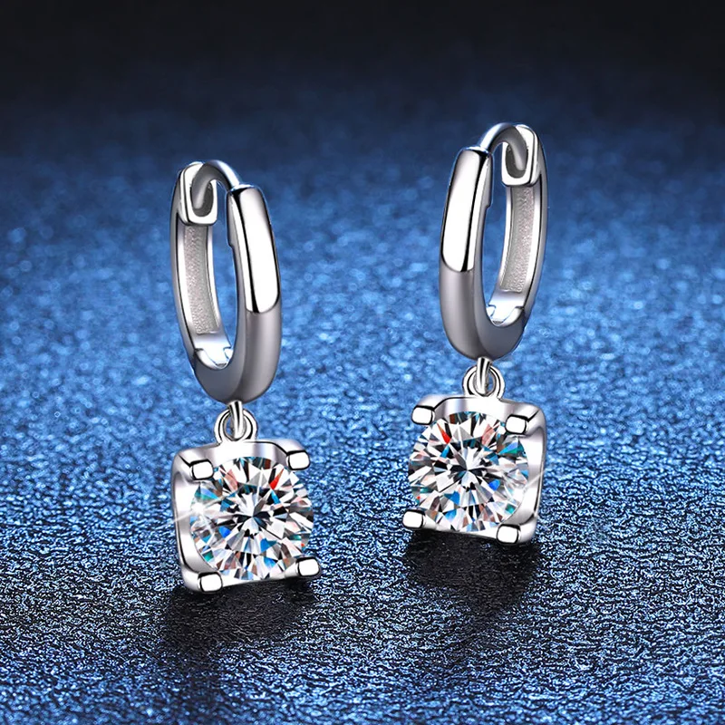 D color moissanite earrings, light luxury earrings, simple and versatile earrings, moissanite earrings, platinum PT950 mark