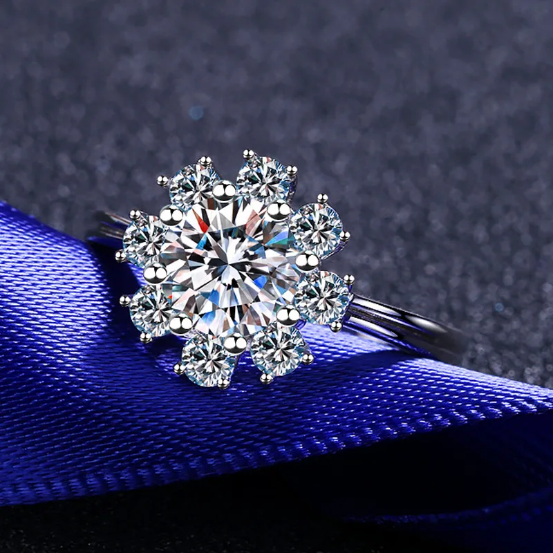 Elegant PT950 Platinum 1-Carat Mossanite Sunflower Prong Ring, a Luxurious Valentine's Day Gift and Engagement Ring