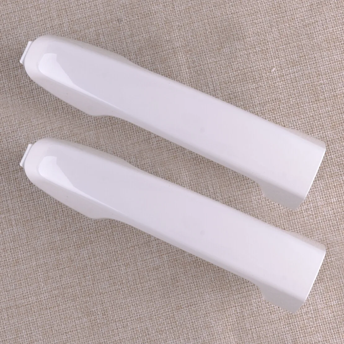 

Комплект из 2 внешних дверных ручек белого цвета подходит для Toyota Land Cruiser Prado J150 LH = RH-