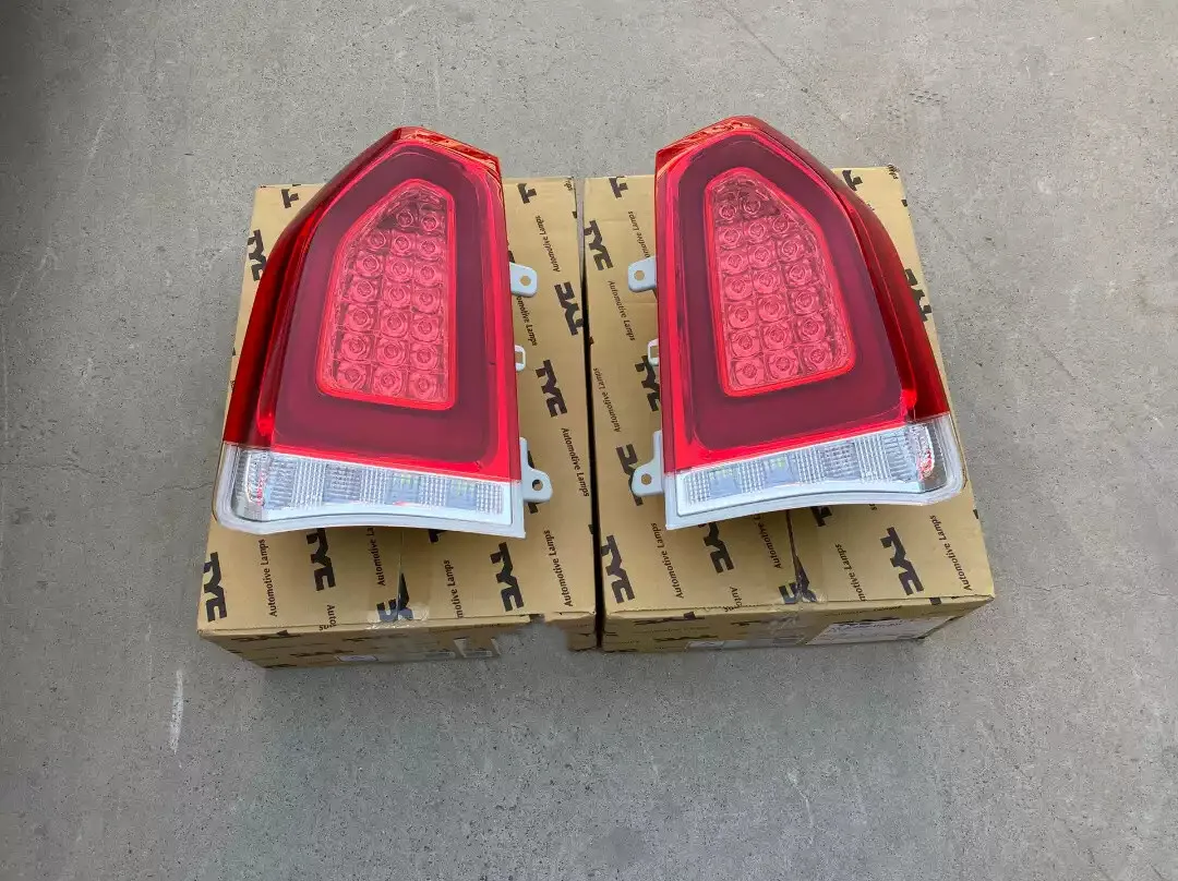 

For Chrysler 300c 05-19 Car LED Tail Light Rear Taillight Stop Brake Driving Reversing Lamp Turn Signal