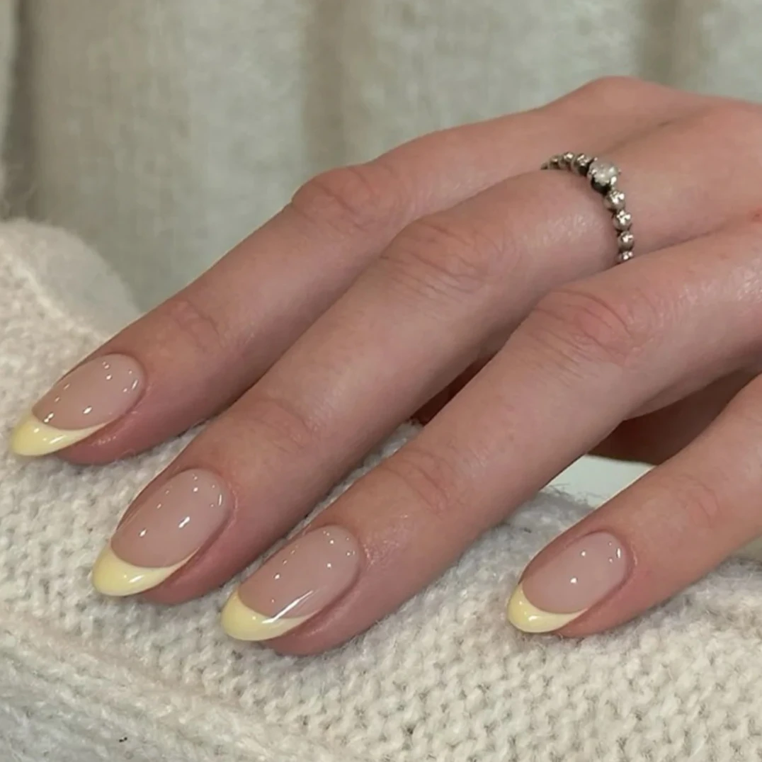 

Simple French Yellow Almond Fake Nails Art Stiletto False Nails Charms Glitter Classic White Square Pointed Press on Nails Tools