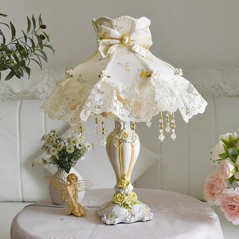 European desk lamp bedroom bedside lamp French pastoral princess girl heart lace ins romantic and warm atmosphere