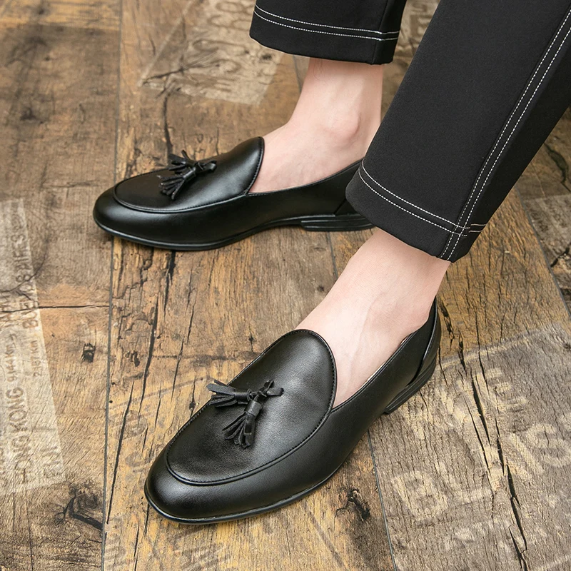 Casual low-cut leather shoes for men British style versatile breathable new style fringed one-piece slip-on trendy shoes