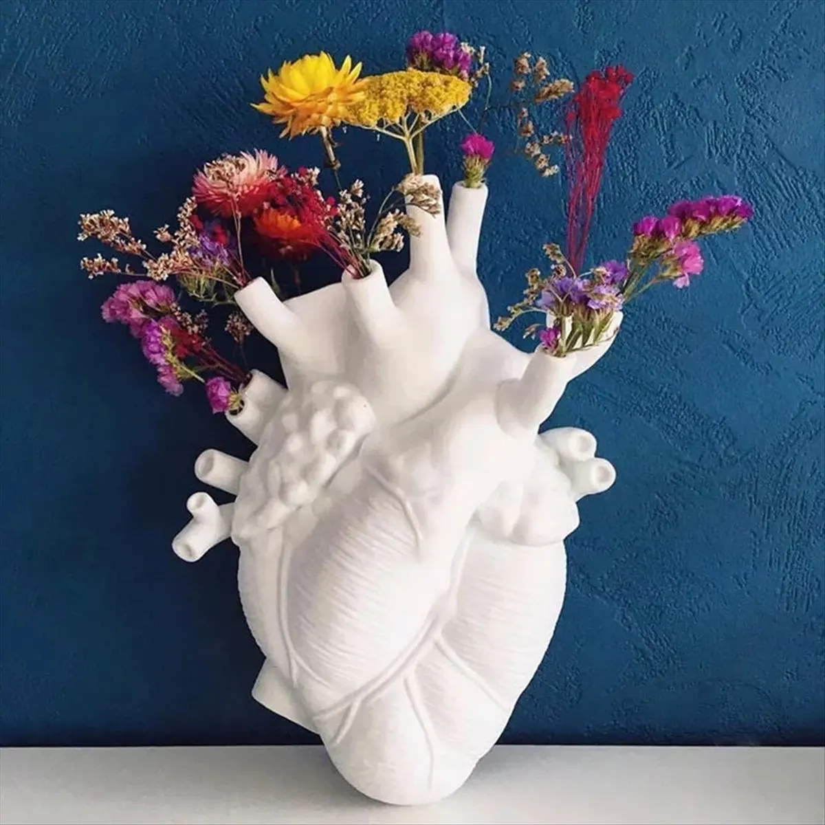[HIGH] Anatomical Heart Vase Resin Flower Pot Heart Shape Vase Countertop Desktop Ornament Table Desk Flower Vase Decor,Gold