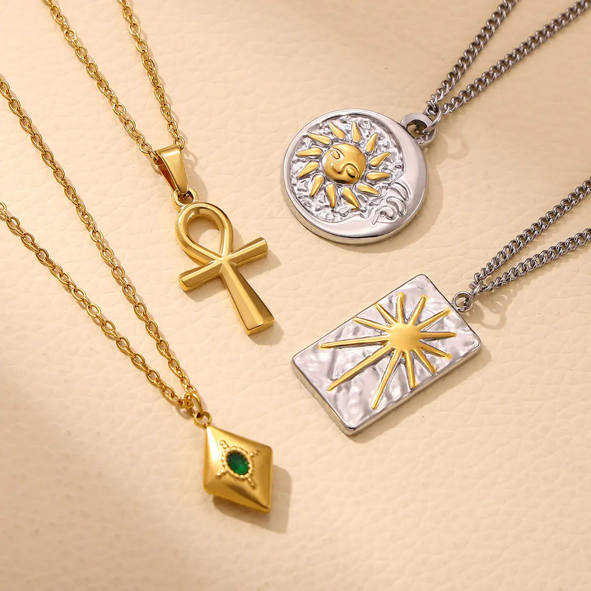 18 K Gold-Plated Sun Round Pendant Necklace For Women Girl Fashion Beautiful Stainless Steel Charm Nameplate Choker Jewelry Gift