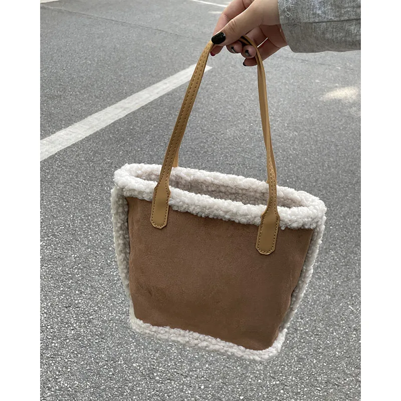 Lamb Wool Handbag Female 2023 Autumn Winter New Trend Niche Bucket Bag Fashion All-Matching Bag With Pouch Vintage Classic Tote