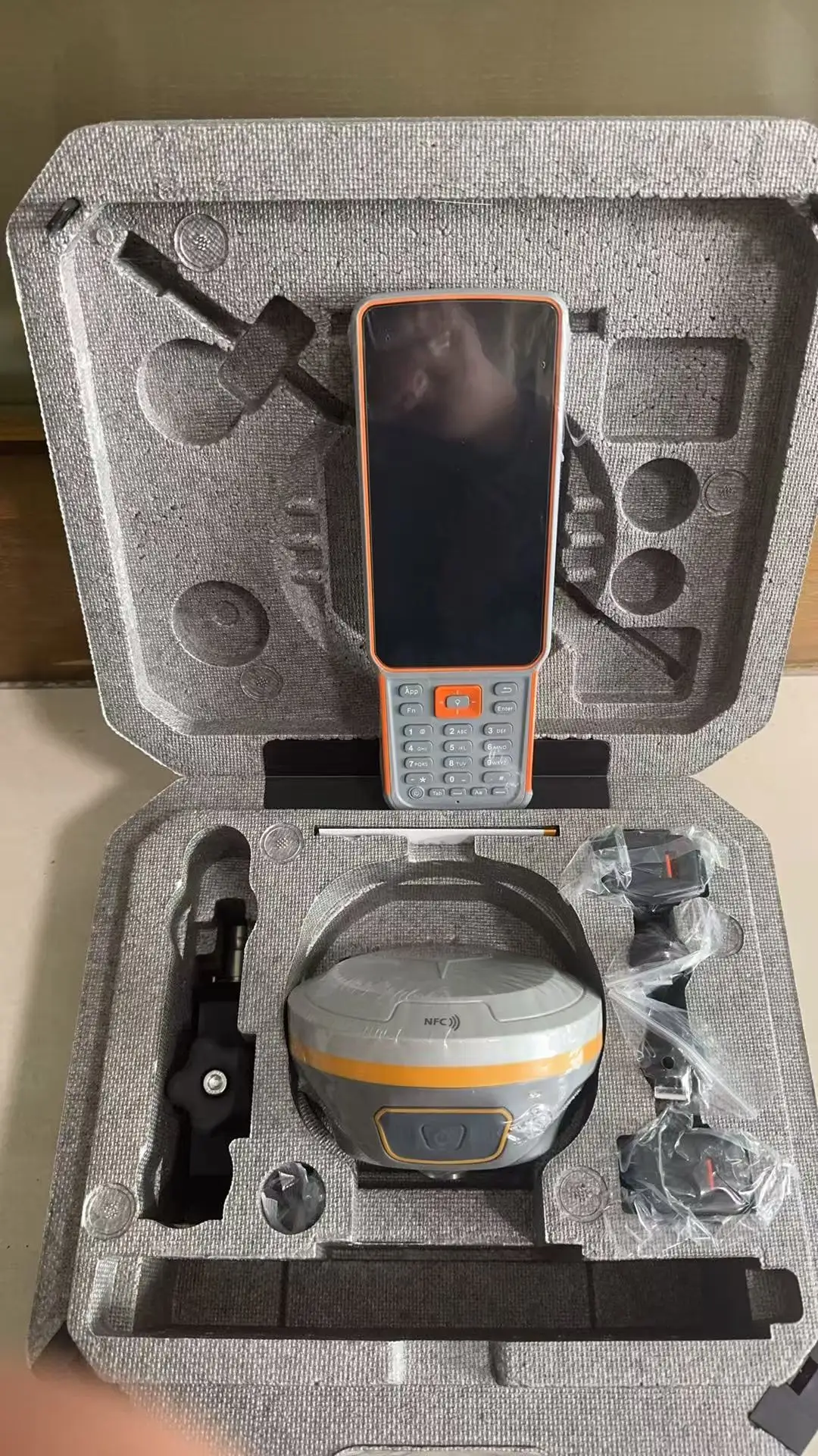 

Комплект для геодезических работ Sino A10plus GNSS RTK GPS: базовая станция и ровер GPS RTK