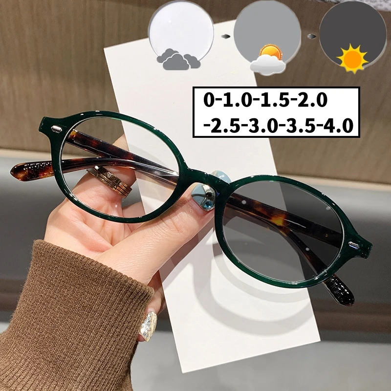 

Women's Trendy Photochromic Myopia Glasses Unisex Small Oval Frame Near Sight Eyeglasses Men Outdoor Discoloration Sunglasses