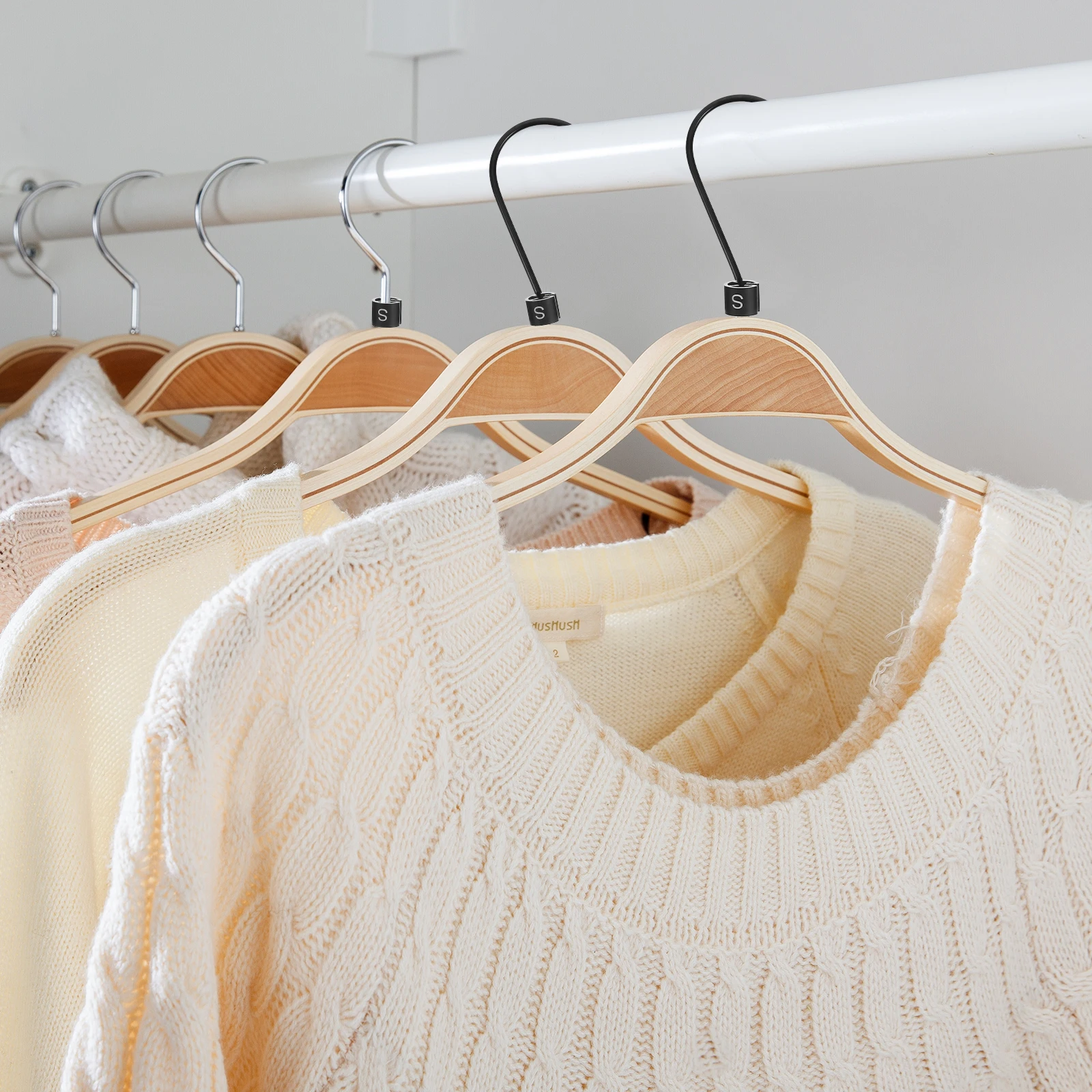 

200Pcs Round Plastic Hanger Size Markers Clips for Clothes Garment Coding Retail Display Clothes Hanger Markers