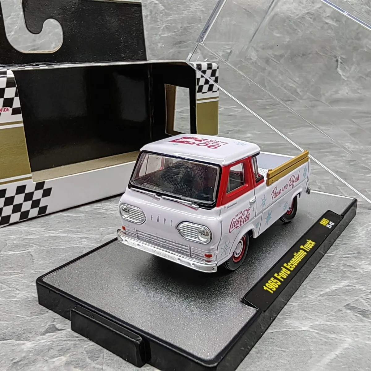 M2 1:64 1965 Ford Econoline Die-cast Model Car