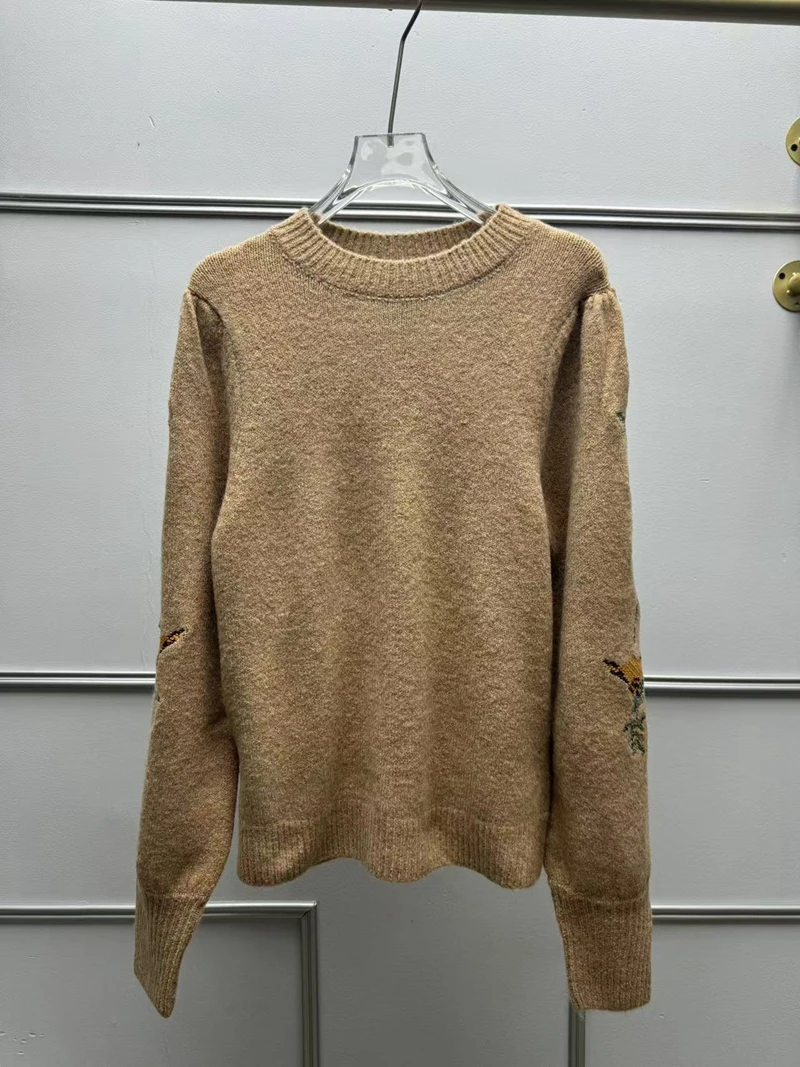 

The new women's sweater for autumn and winter 2025 is a comfortable casual and warm khaki embroidered knitted sweater