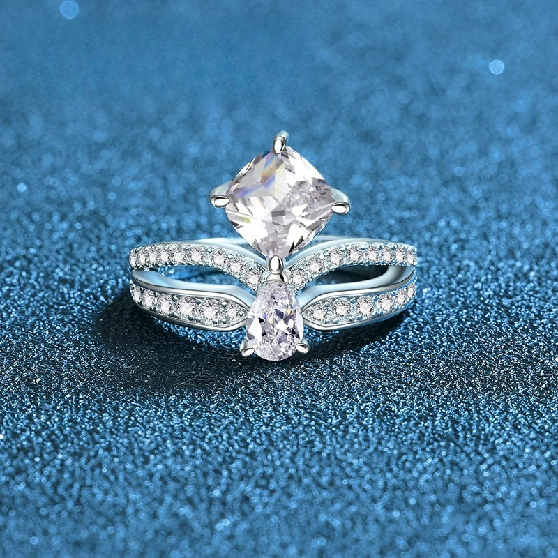 

PT950 Platinum Artificially Cultivated Gemstone New White Fat Square Women's Ring Simple Proposal Ring 1 Carat