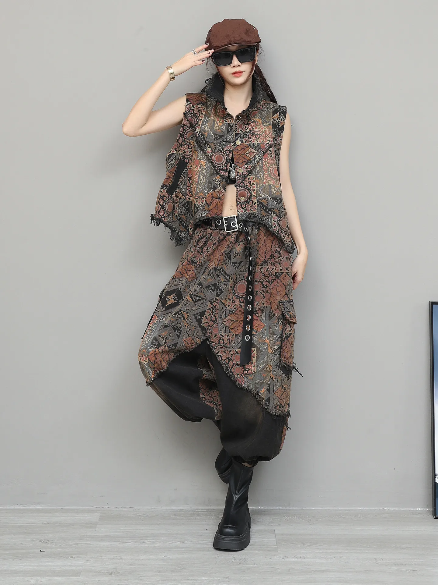 

Персонализированный винтажный джинсовый комплект из двух предметов: жилет с принтом и брюки-шаровары, женский весенний свободный модный уличный костюм 2026