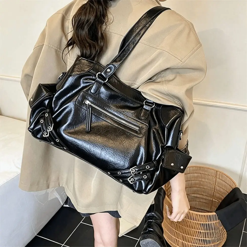 New Large Capacity PU Leather Tote Bag Soft Interior Y2K Style Motorcycle Bag Zipper Closure Shoulder Bag Daily Use