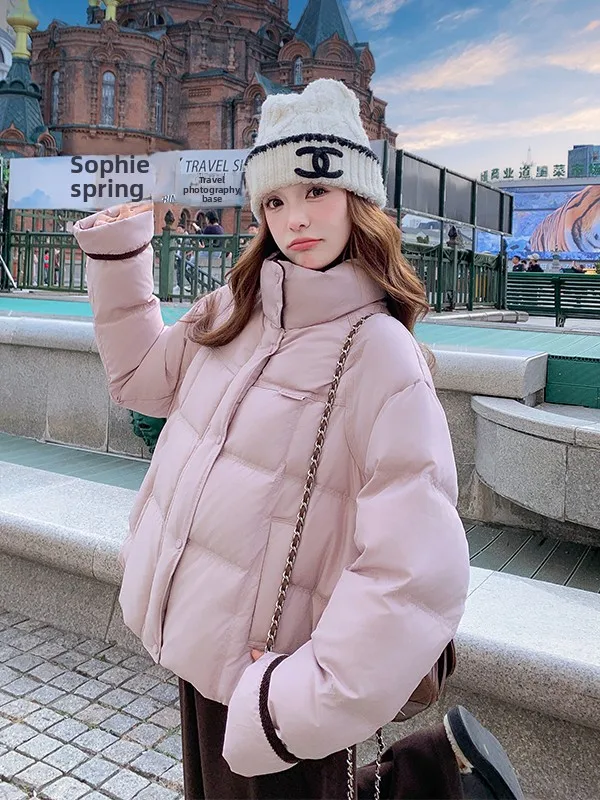 

Розовая короткая пуховая куртка для женщин: модная, теплая, молодежная, с наполнителем из белого утиного пуха, зимняя верхняя одежда