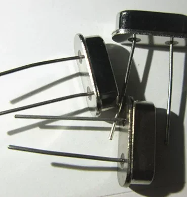 Direct-insert passive crystal oscillator 25M 25.000M 25.000 MHz 25.000 25 MHz HC-49S 2-pin connector