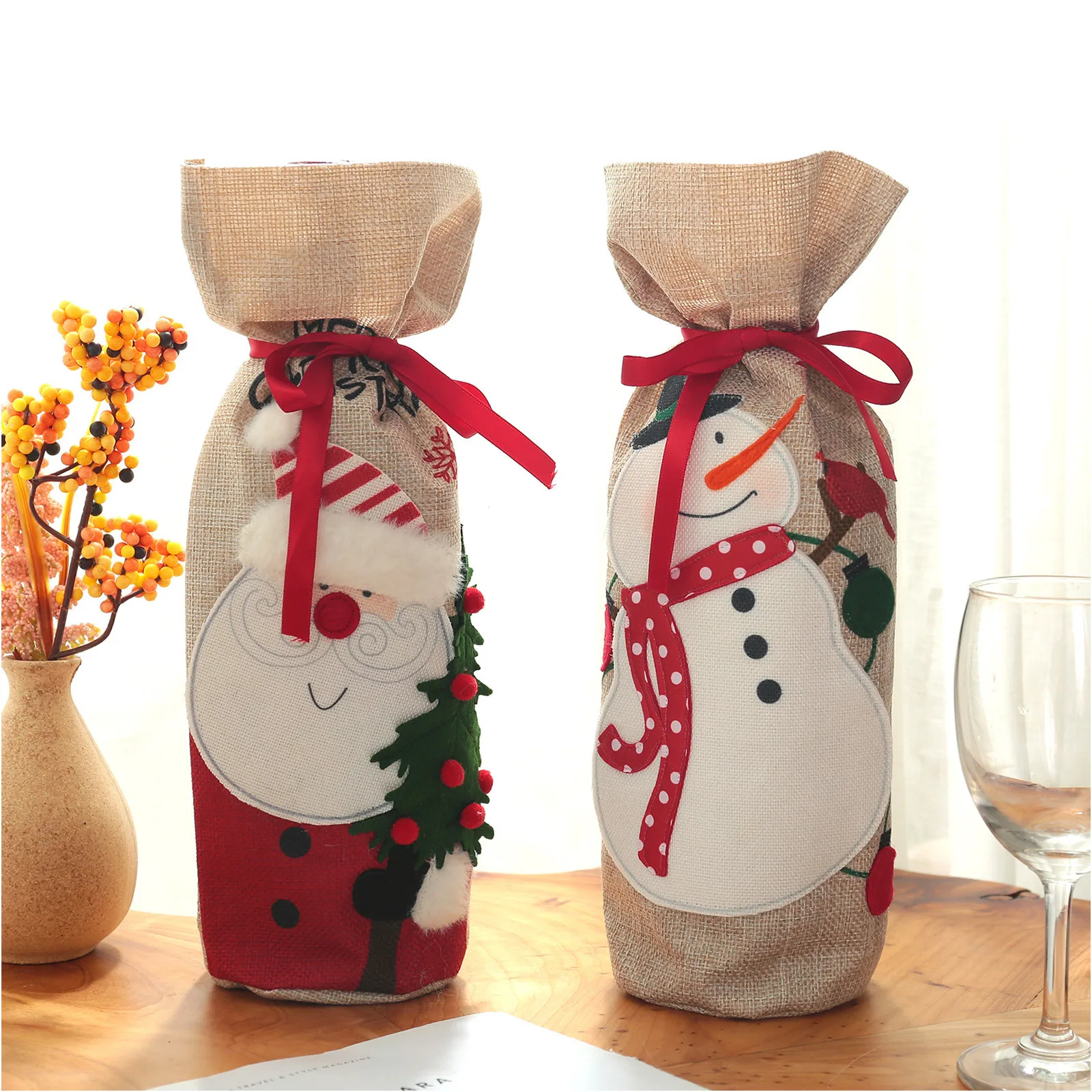 

2pcs Christmas Wine Bottle Gift Bags Burlap Reusable Fabric Drawstring with Blank Labels & Rope Ideal for Christmas Gifting D