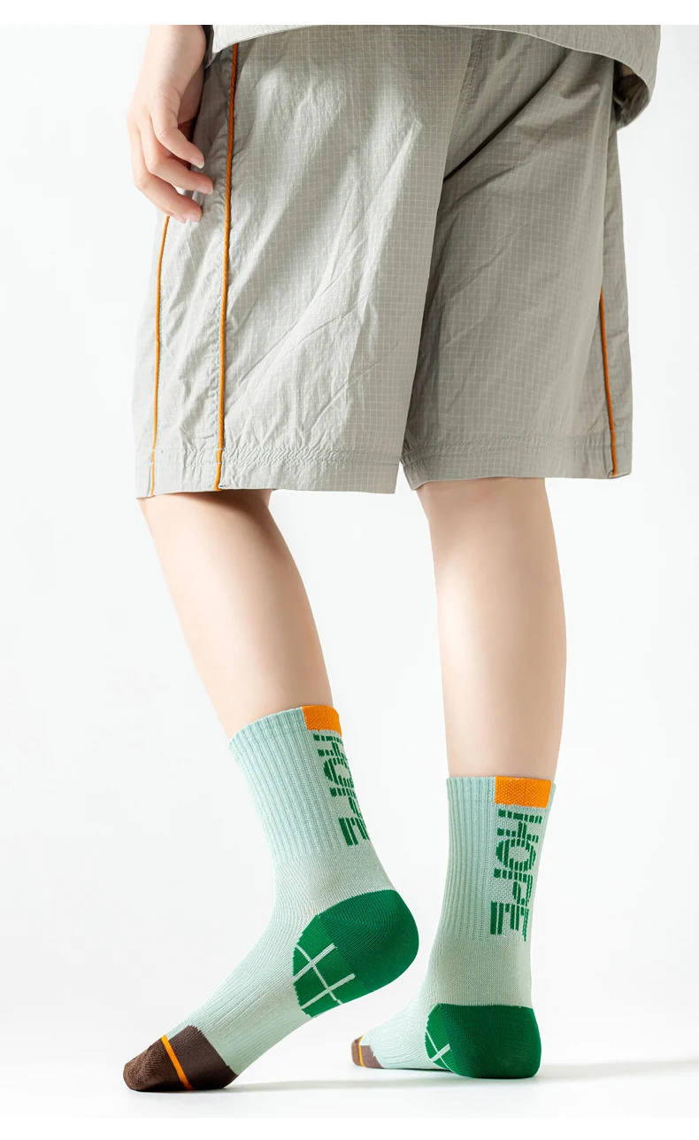 5 Paar Kinder-Sportsocken, Sommer, dünnes Netz, atmungsaktiv, nahtlos, Anti-Pilling-Baumwolle, Crew-Socken für Jungen, lässige Laufsocken, Größe 1–12 – Detail 12