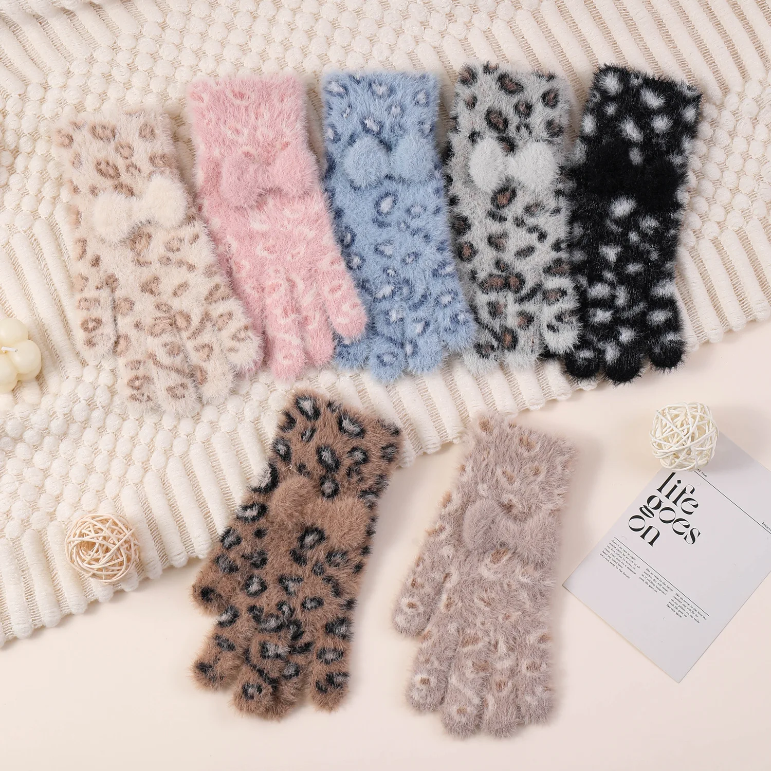 Herfst en winter warme handschoenen Dames Leuke mode Strik Luipaardpatroon Vingerhandschoenen Koudbestendige warme gebreide handschoenen