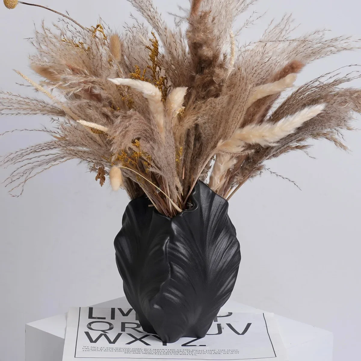 CAPIRON 21cm Leaf Ceramic Vase White Pampas Grass Holder Modern Boho Centerpiece Minimalist Home Living Room Decoration Interior