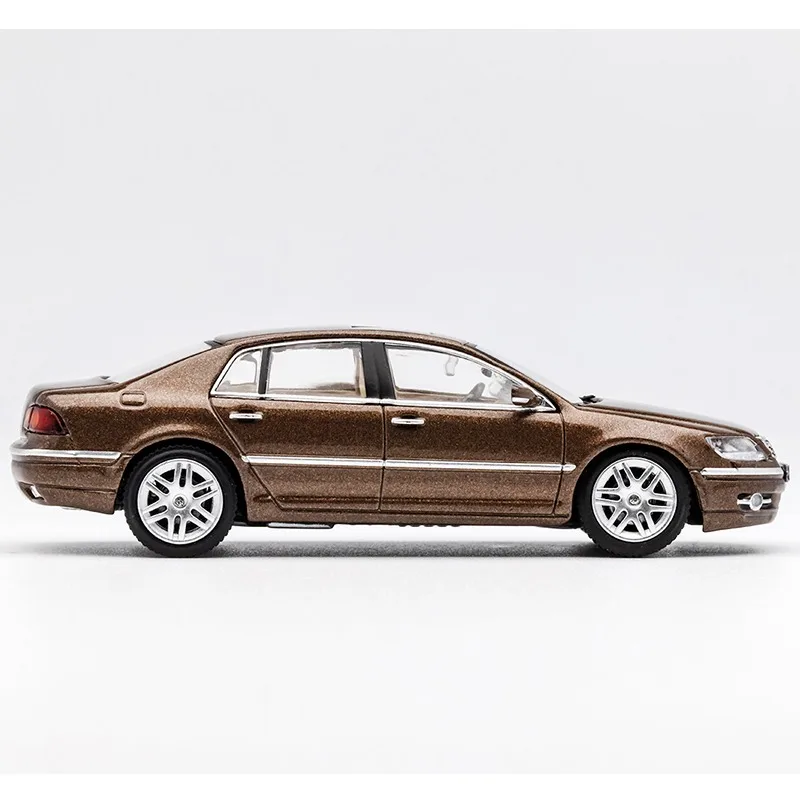 1:64 GCD Volkswagen PHAETON W12, modelo de coche de aleación fundida a presión, juguete para niños, decoración para adultos, artículo de exhibición coleccionable.
