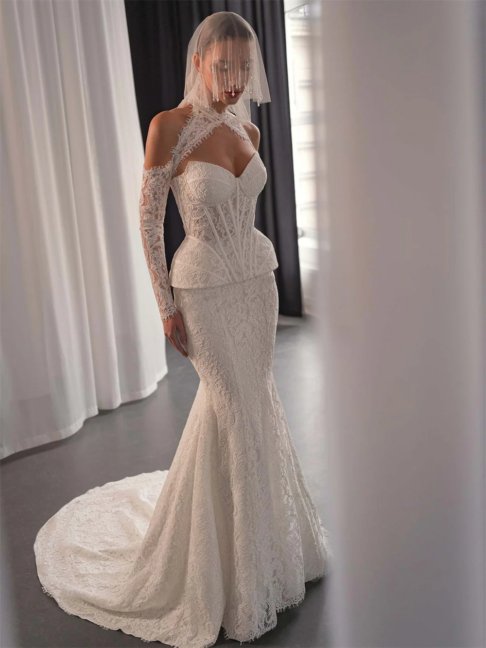 京都カスタムオフホワイトレースウェディングドレスホルターネックロングスリーブジップvestidos de noivaマーメイドイブニングドレス2025