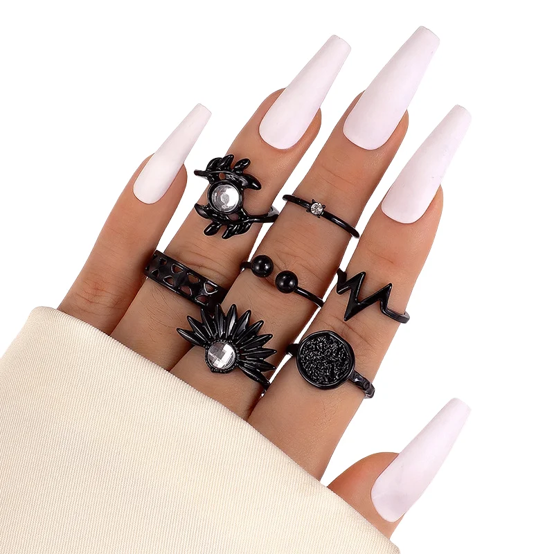 30/50pcs/Lot Wholesale New Design Black Spray Paint Finger Rings for Women Mix Style Party Decorate Bar Personality Jewelry Girl