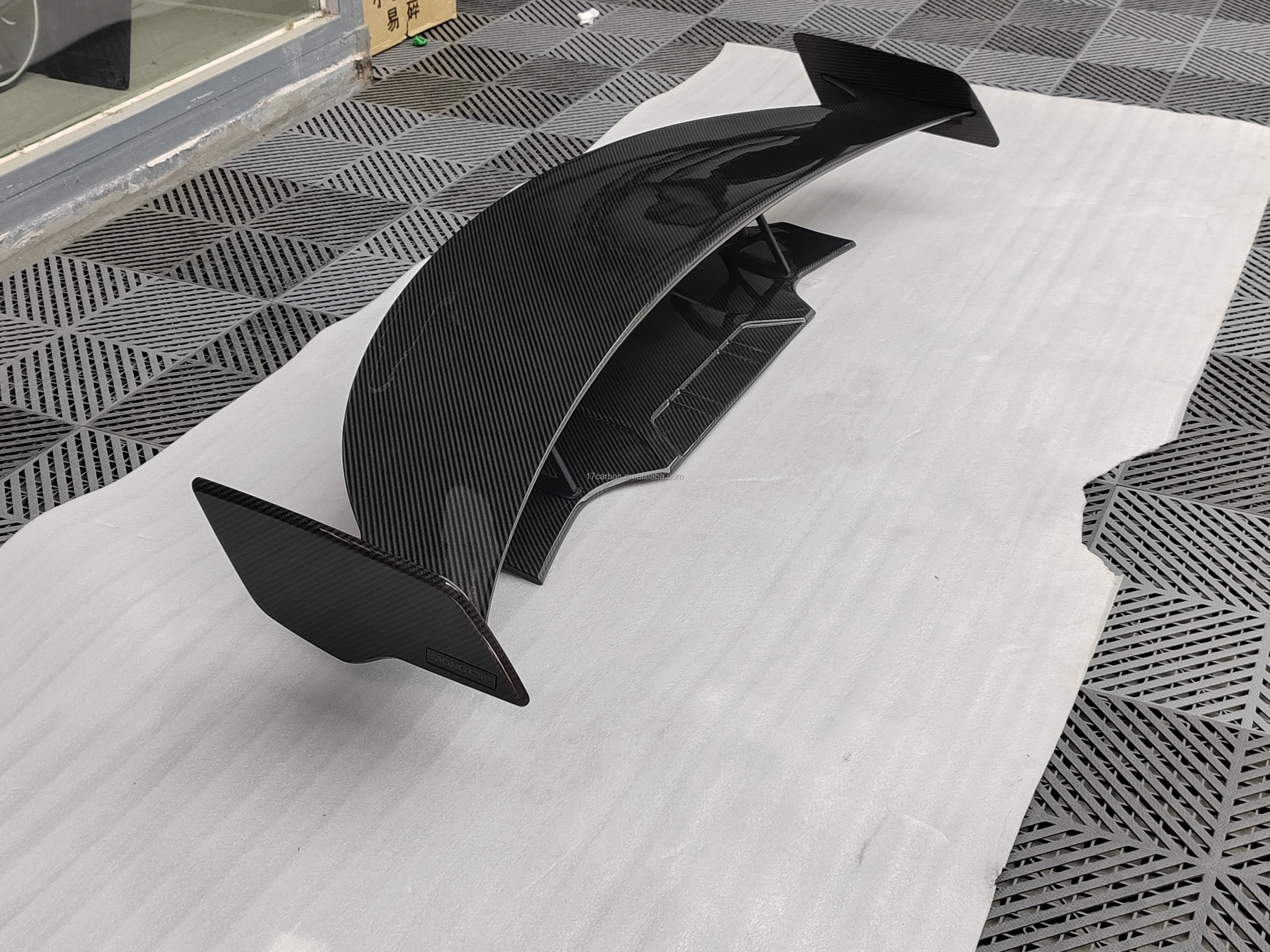 New Design Street Version Rear Wing Spoiler Body Kits Carbon Fiber Rear Spoiler Parts  for Lotus Emira