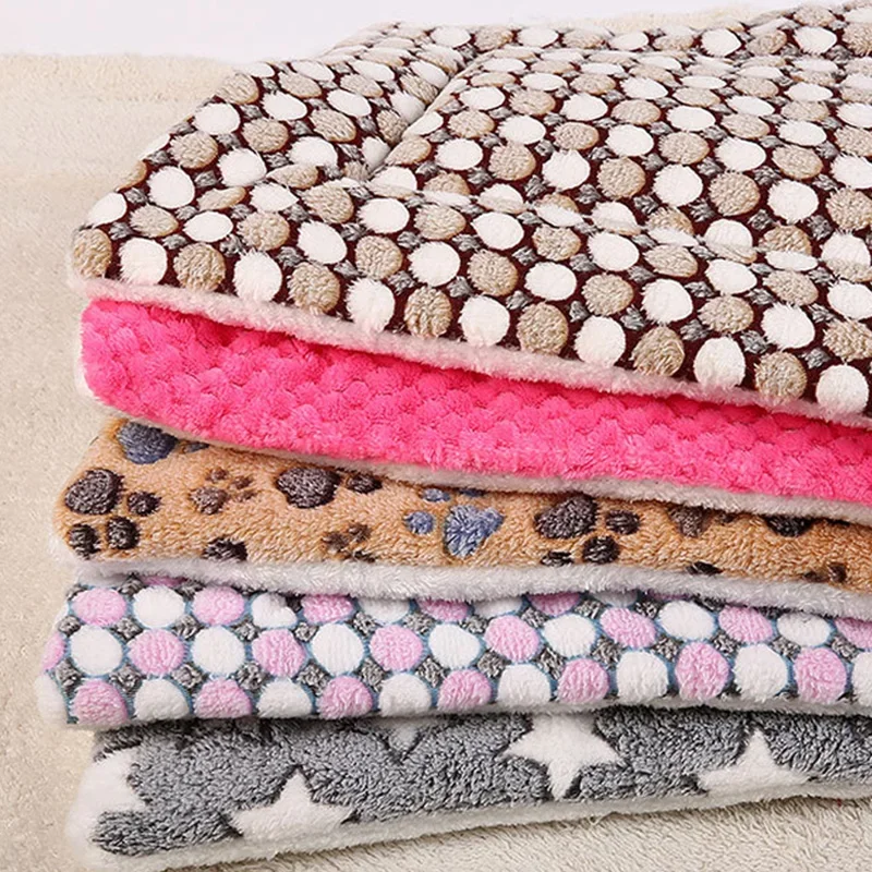 

1Pcs Geometric Pattern Pet Dog Bed Sofa Mats Pet Animals Accessories Dogs Bed Pad Supplies Cashmere/Flannel Soft Dog chair