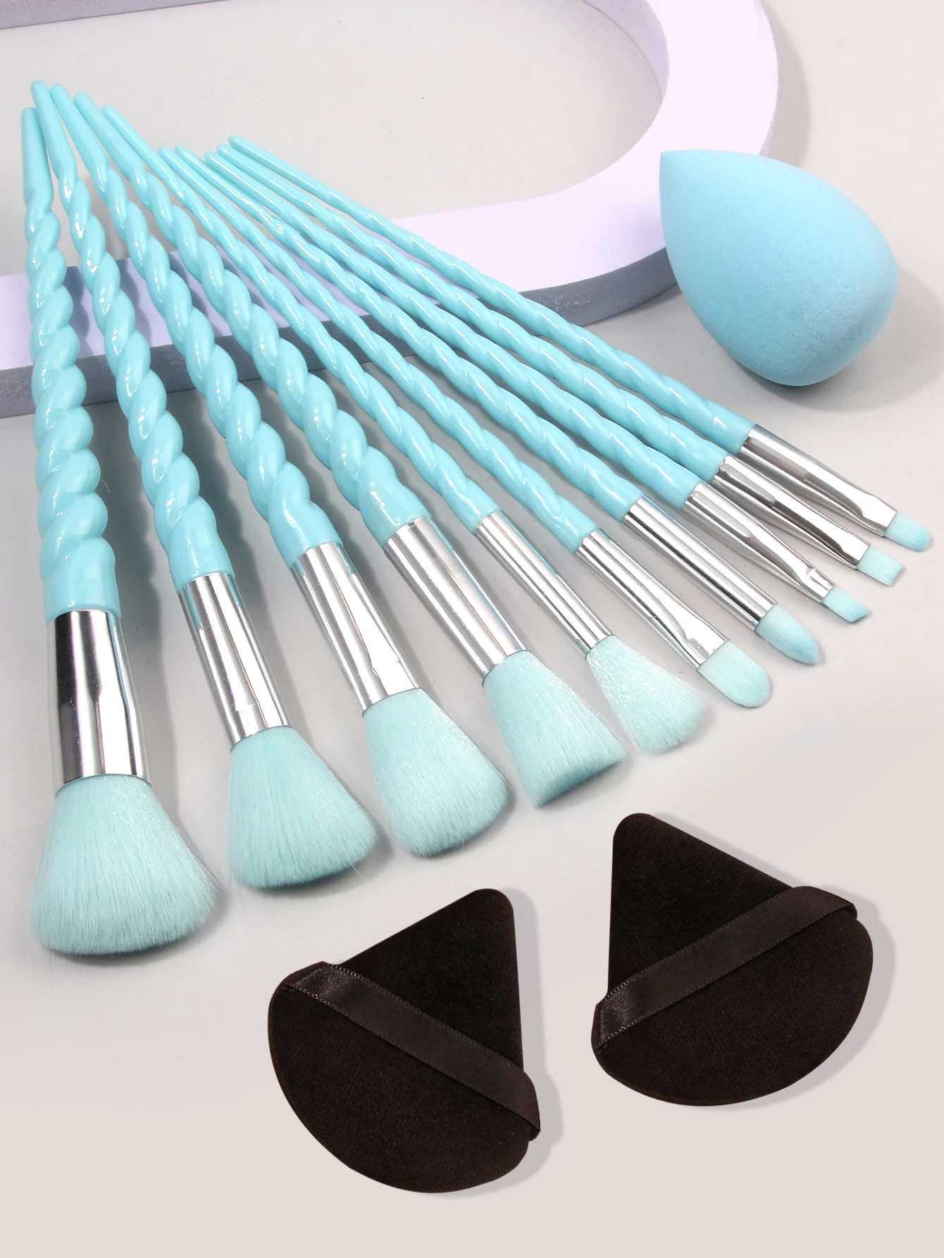 10PCS spiral handle makeup brush set portable beauty brush beginner makeup brush +2PCS triangular sponge powder puff +1PCS liqui