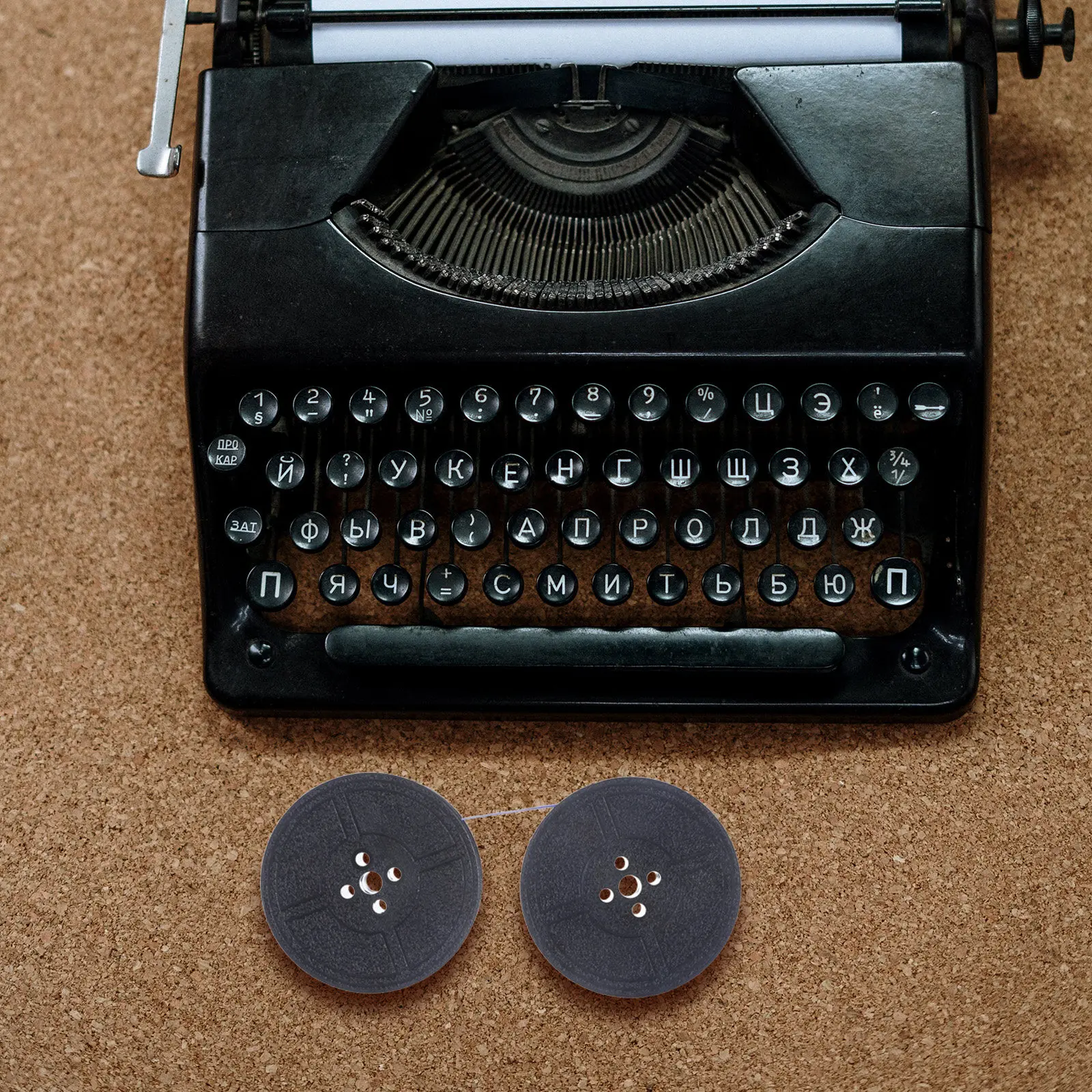 

Office Typewriter Ink Ribbon Nylon Replacement Ribbon for Standard Manual Typewriters Fade Proof High Absorption Convenient Long