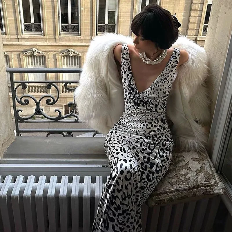 2025 Vrouwen Luipaard Print Satijn V-hals Jarretel Backless Jurk Sexy Hot Girl Slim Lady Party Streetwear Jurken