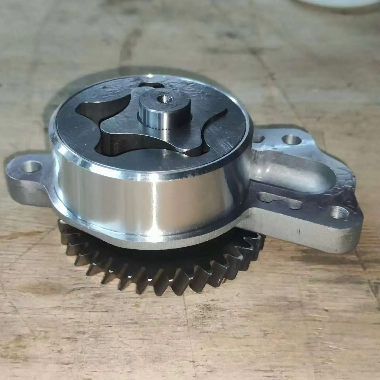 SAIC MAXUS V80 T60 Оригинальный масляный насос C00100381