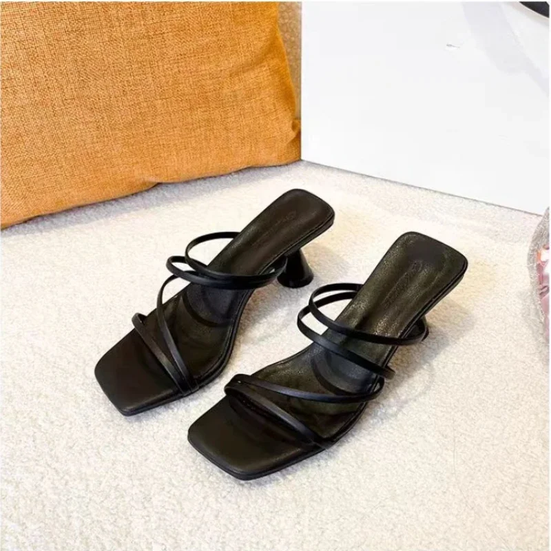 Pantofole con tacco alto da donna nuove estate 2024 moda punta quadrata grazia fascia stretta Solid Casual pantofole quotidiane Zapatos De Mujer