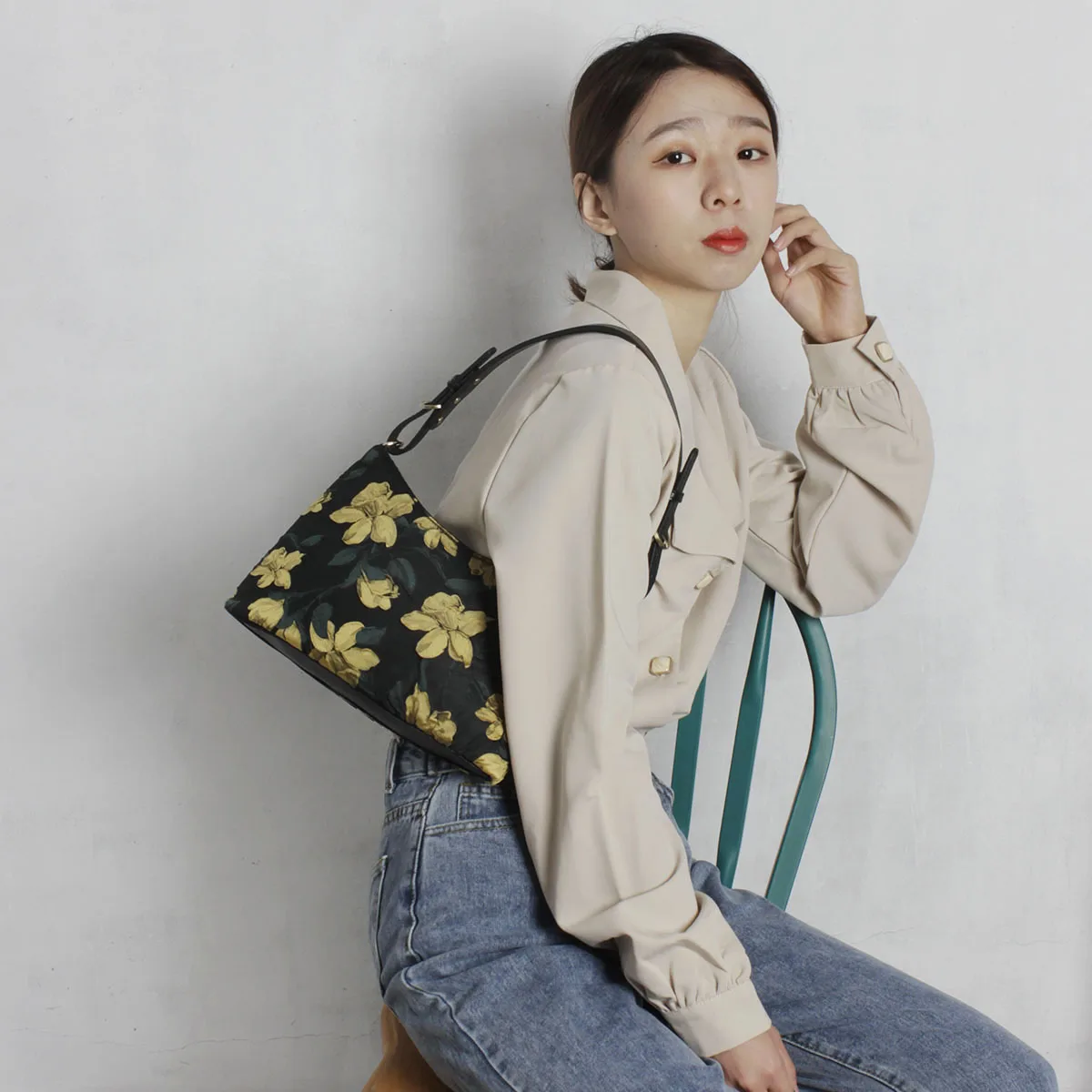 

Vintage Three-dimensional Flower Underarm Bag for Women Elegant Fashion Ethnic Style Single Shoulder Handbags Spring New Totes