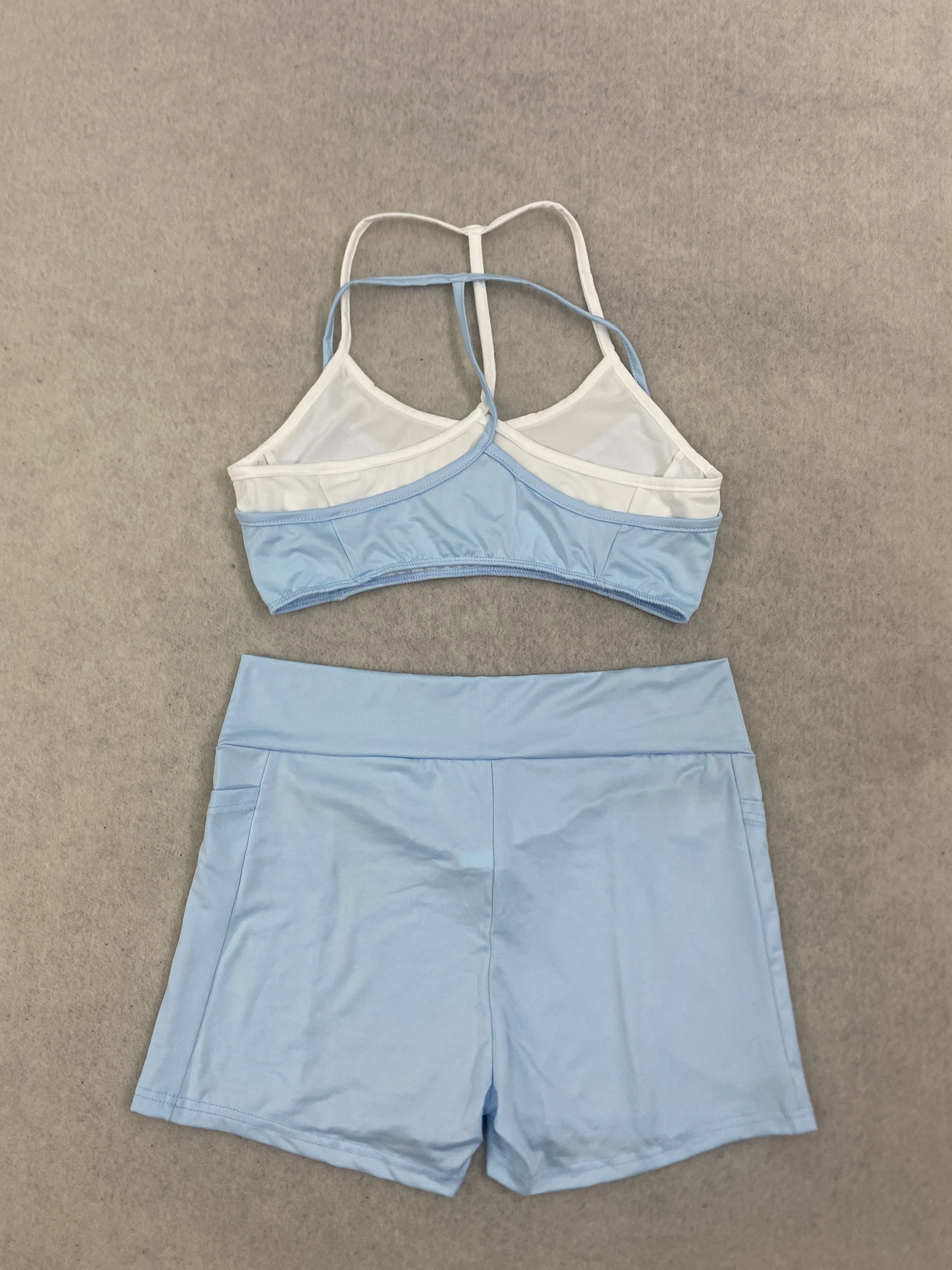 Damen 2-teiliges Workout-Set: Doppellagiges U-Ausschnitt Cami Crop Top & High-Waist Biker Shorts – Ideal für Gym, Yoga, Laufen & Alltag – Detail 18
