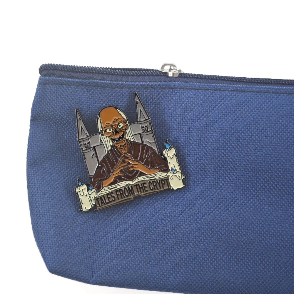 Vintage Tales From The Crypt Emaille-Pin Horrorfilm-Kryptenwächter Metall-Abzeichen Gruseliger Skelett-Zombie Anstecknadel Schmuck-Brosche – Detail 8