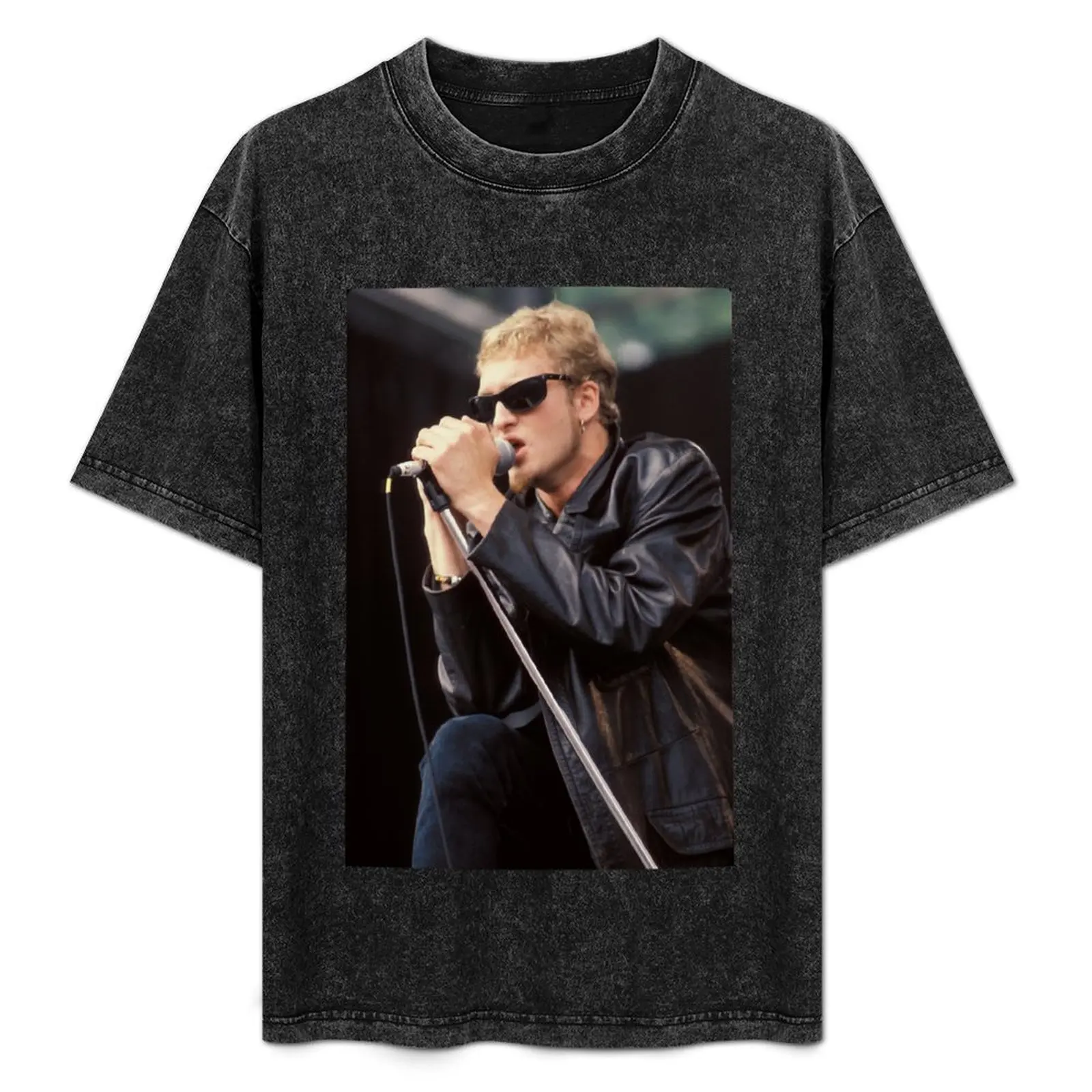 Layne Staley - Alice In Chains Funny Gift Essential T-Shirt blanks street wear oversized t shirt Short sleeve tee Men's clothing