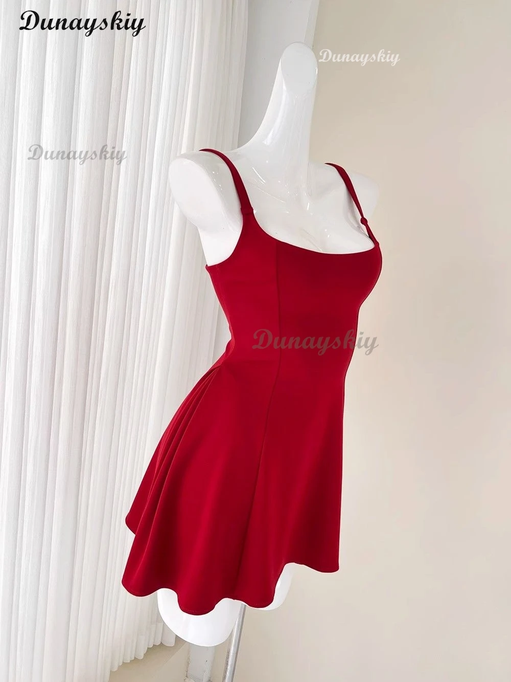 ميتا تأثيري لعبة MiSide مجنون زي شعر مستعار الدعامة الطفولة النساء الابتدائية Yandere الزي هالوين زاحف ميتا حفلة كون وتتسابق